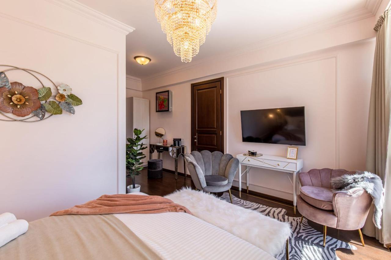 Holt Old Town Luxury Suites With Balcony Βουκουρέστι Εξωτερικό φωτογραφία
